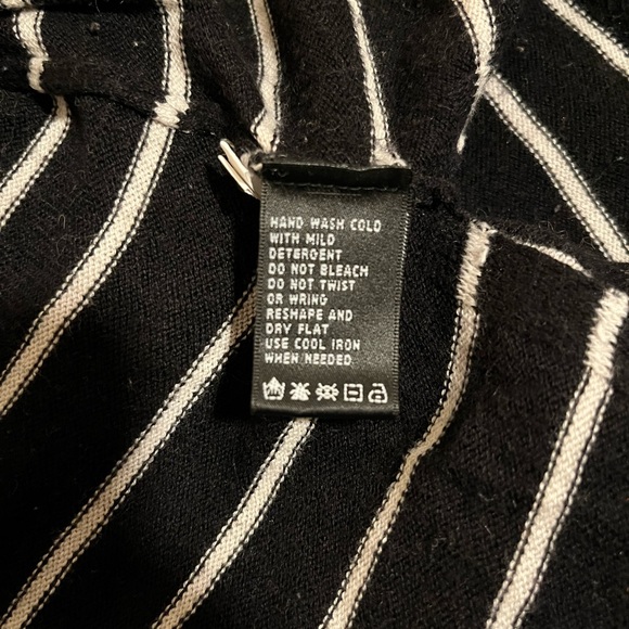 August Silk Black and White Stripe Sweater Medium - Picture 6 of 7